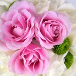 Lumânare de botez cu trandafiri albi și roz